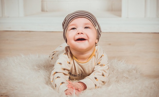 24 Derece Oda Sıcaklığında Bebek Nasıl Giydirilmeli?